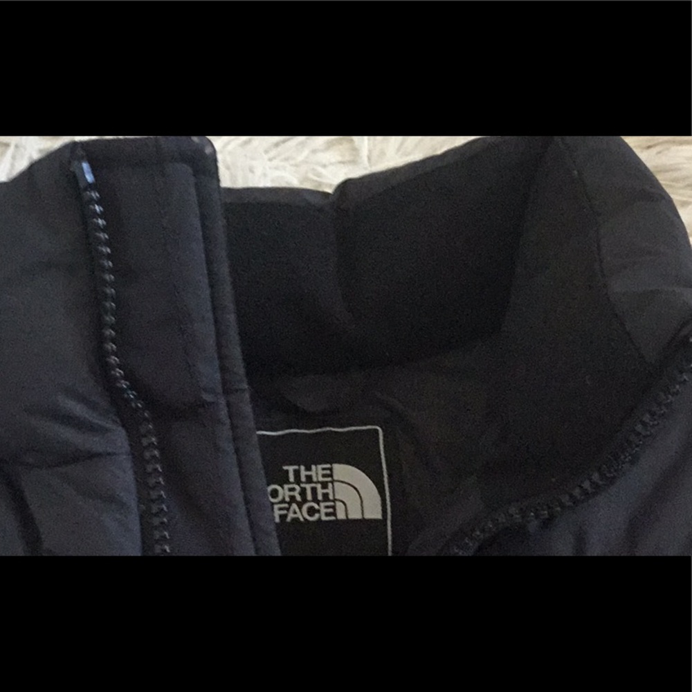 The North Face Charcoal Insulated Vest - Picture 11 of 11